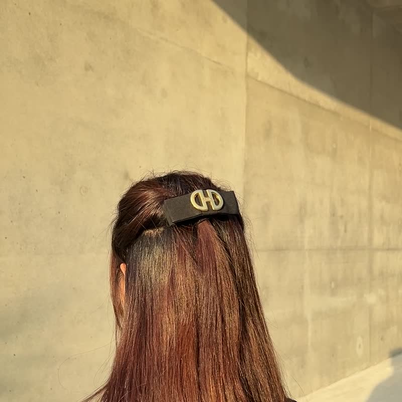 RARE TO GO 中古 | Celine 罕有气质蝴蝶结金属扣发夹 VINTAGE - 发饰 - 其他材质 黑色