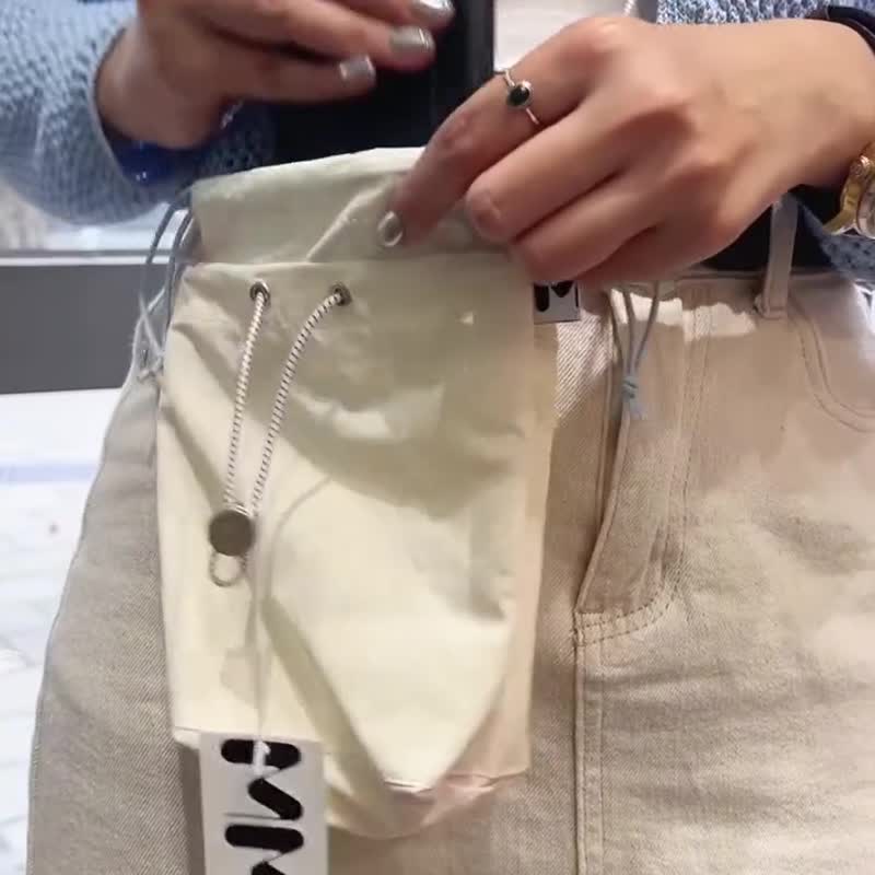 现货 - 韩国品牌 MINMIN 三个口袋轻巧随身斜背包 - 象牙白 - 侧背包/斜挎包 - 尼龙 白色