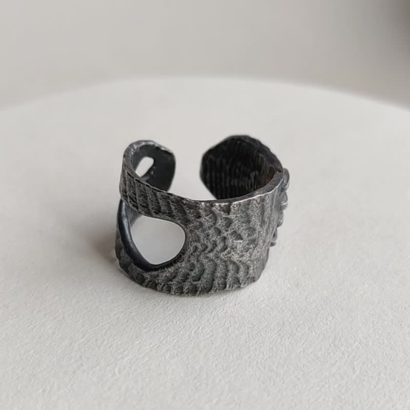 925银手工天然肌理宽臂铆钉纯银做旧开口戒指 约16-19号可戴 - 戒指 - 纯银 银色