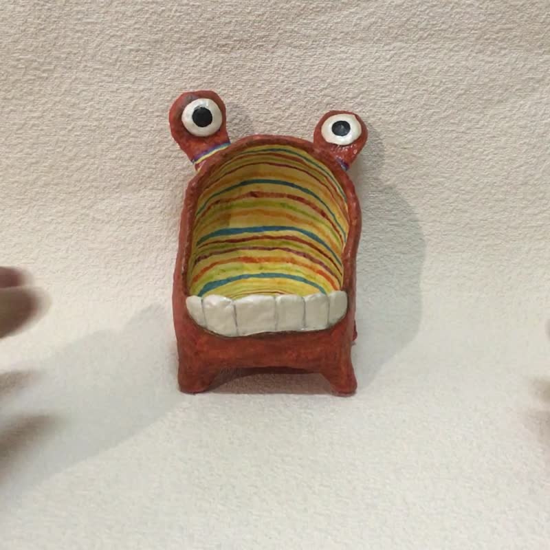 A little container handcraft doll / Mr. Big mouth monster No.4 (Rusty) - 摆饰 - 环保材料 咖啡色