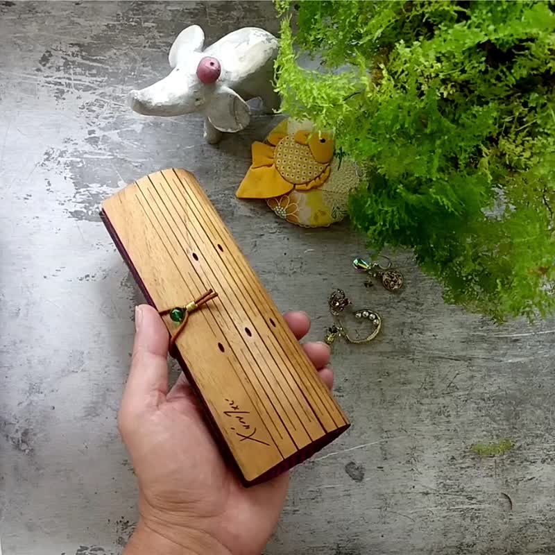 大人的礼物/茉乐手盒/眼镜盒/笔盒/柚木/茉乐红/永恒自然风/送礼 - 眼镜盒/眼镜布 - 木头 紫色