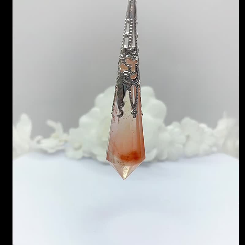 R2 稀有珍贵天然 红兔毛水晶灵摆 项链 红兔毛晶 能量吊坠 - 项链 - 水晶 多色