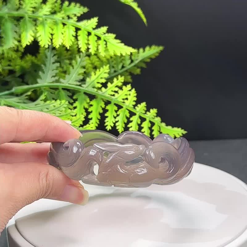 优质 灰色玛瑙手镯 63MM 高冰净体起刚 手雕镂空九尾狐 灵性魅力 - 手链/手环 - 半宝石 灰色