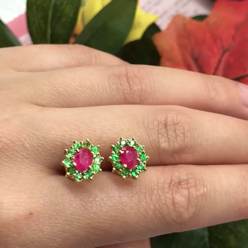 天然 无烧红宝石 沙弗莱 耳钉 18k金 尼泊尔 手工制 - 耳环/耳夹 - 宝石 