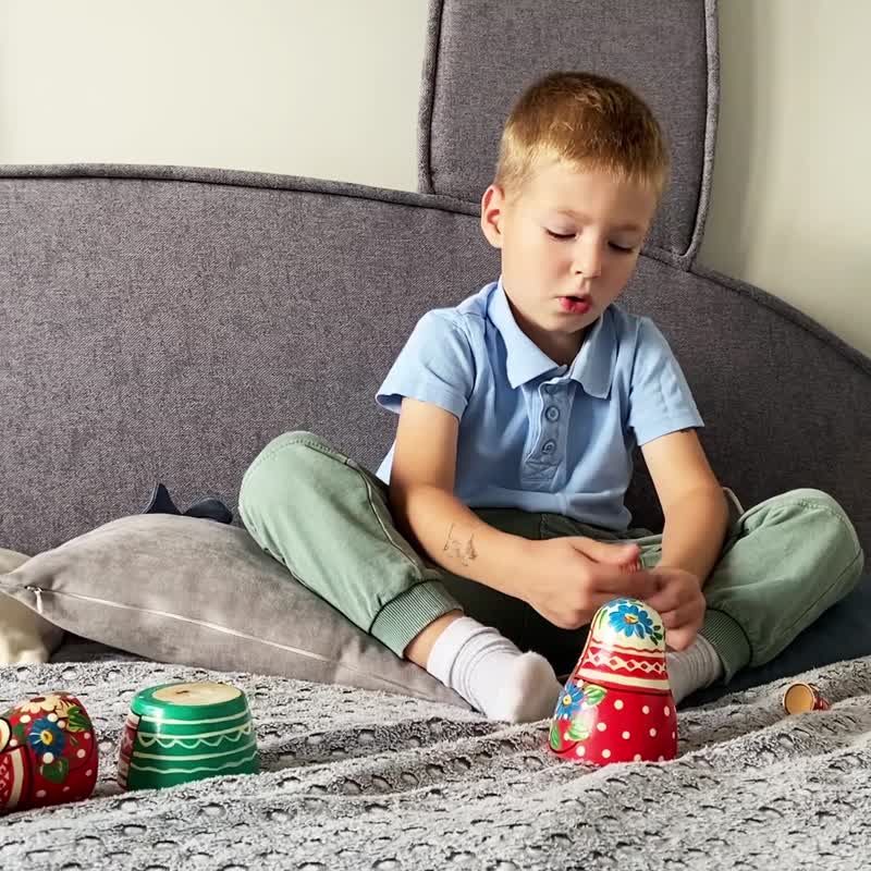 Matryoshka Dolls in Belarussian Folk Costume with Cornflowers and Chamomiles - 玩具/玩偶 - 木头 多色