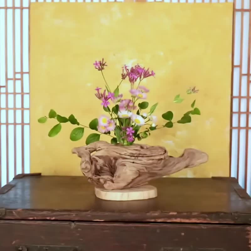 何不使用您最喜欢的时令花痴来装饰您的空间并营造愉快的氛围？浮木花瓶，木制花瓶，花瓶，小花瓶，93 - 花瓶/陶器 - 木头 咖啡色