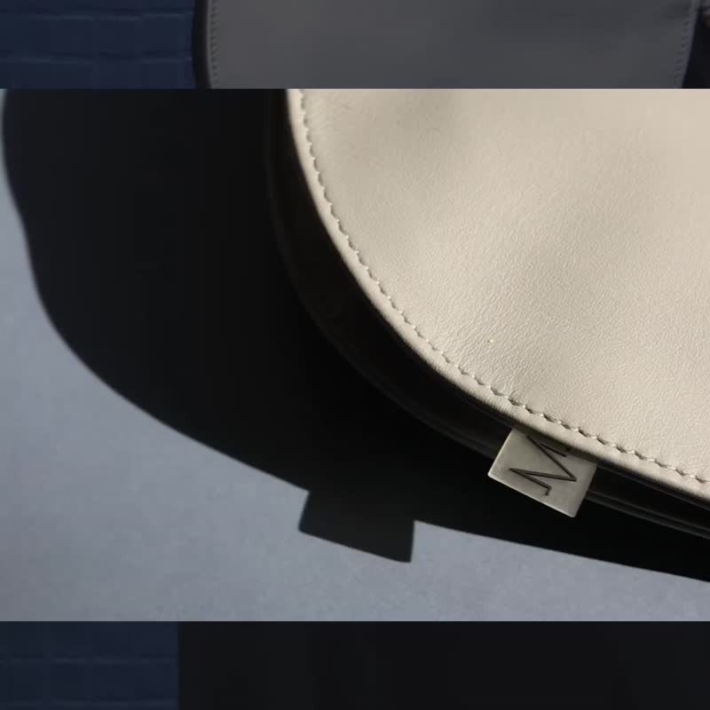 半月・水泥灰 真皮迷你两用斜背手抓包・SEMI- - 系列・简约中性 - 侧背包/斜挎包 - 真皮 灰色