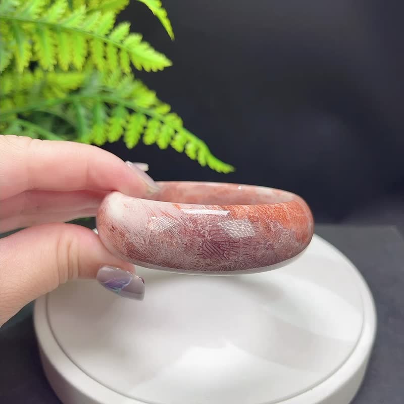 优质精选珊瑚玉手镯 59MM 冰润高瓷 渐变紫红 满圈虫纹 光泽鲜丽 - 手链/手环 - 半宝石 