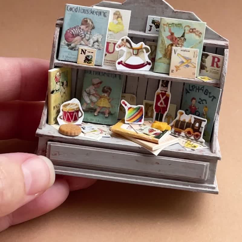 微型儿童套装，包含娃娃屋和玩偶游戏，尺寸 1:12 - 玩偶/公仔 - 其他材质 多色