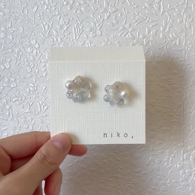 手作耳环  干燥花  日本手作家 - 耳环/耳夹 - 树脂 蓝色