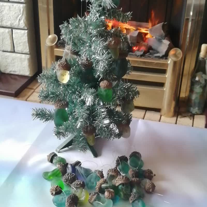 Christmas tree decorating ideas.Christmas Tree ornament.Bonfire sea glass Acorn - 墙贴/壁贴 - 玻璃 多色