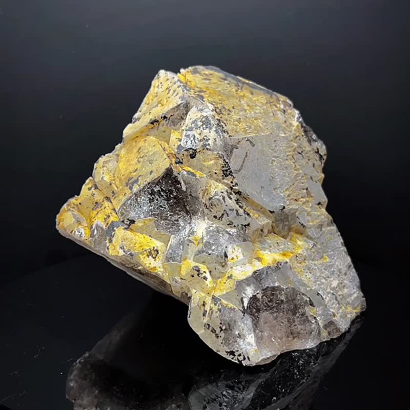 天然稀有金字塔茶黄水晶双色鳄鱼皮骨干黄茶晶柱120*115*103MM - 香薰/精油/线香 - 水晶 多色