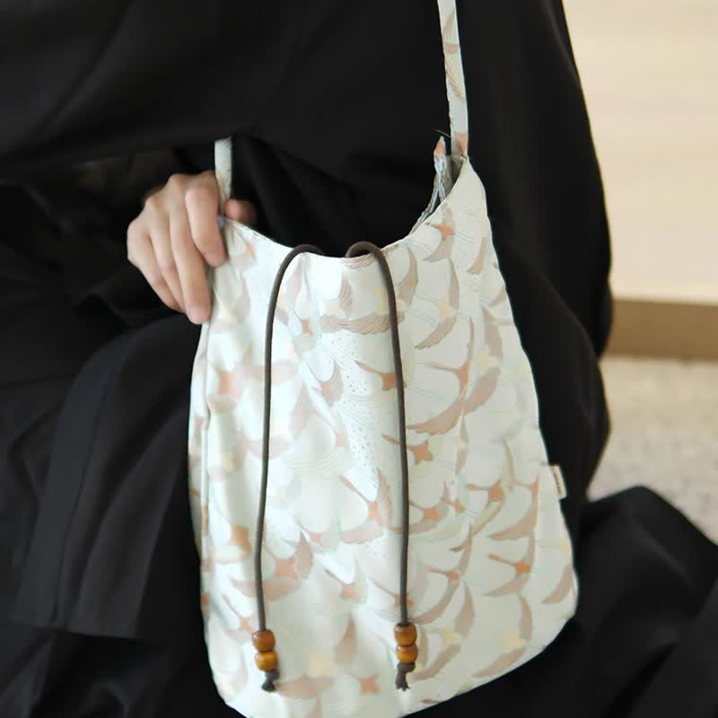 sobag新中式设计感高级天丝料单肩布包女轻便休闲国风文艺手提包 - 手提包/手提袋 - 其他材质 多色