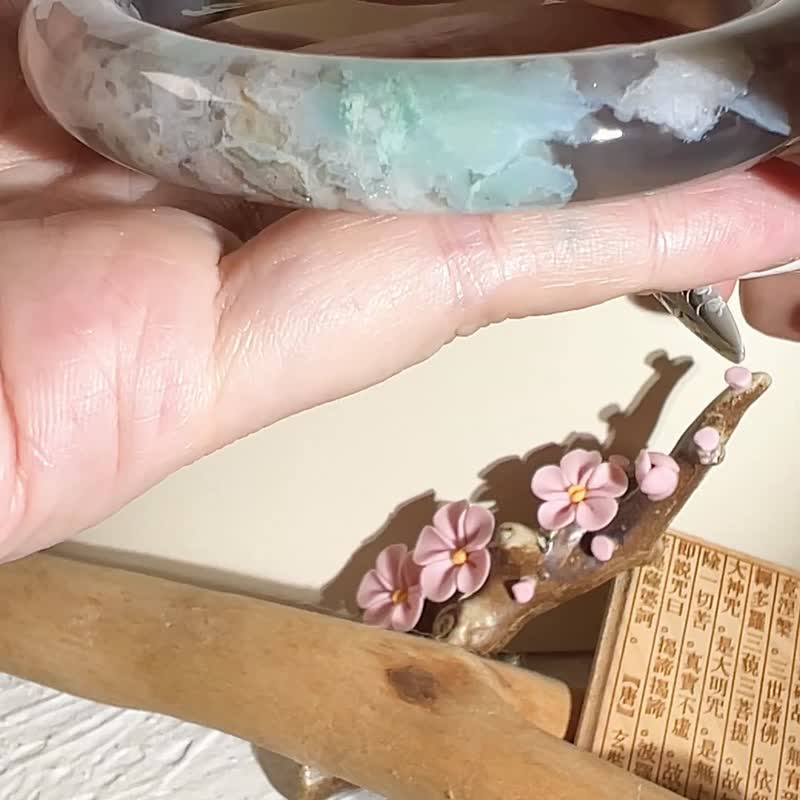 樱花玛瑙手镯 玛瑙手镯高级烟灰紫冰粉花带绿草原圆条套镯55-57 - 手链/手环 - 玉石 