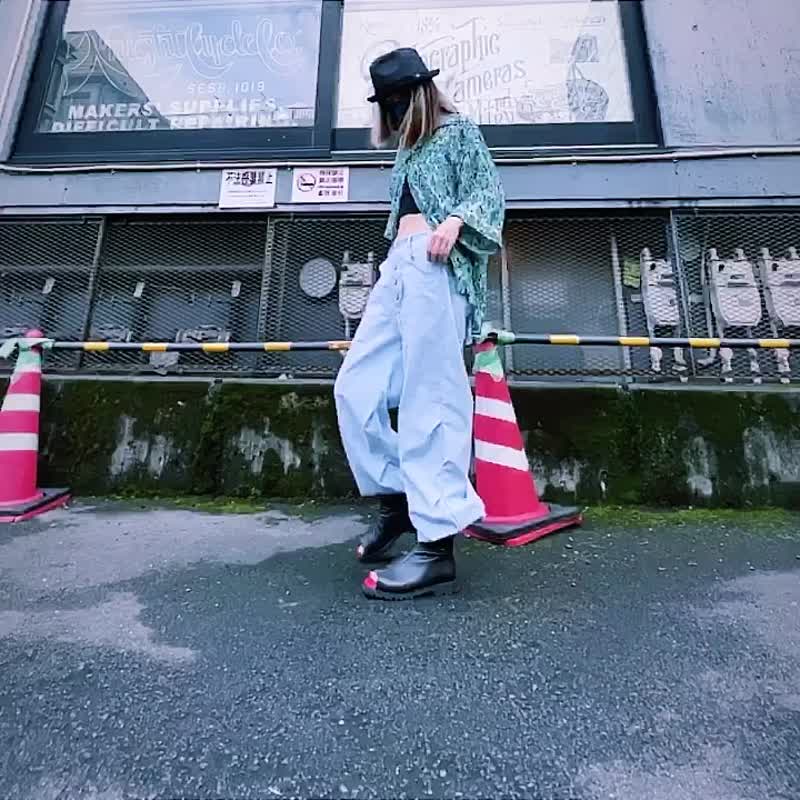 Dungaree material parachute pants - 中性裤装 - 棉．麻 蓝色