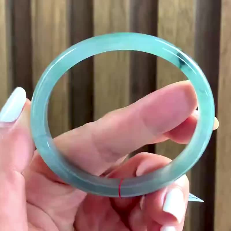冰种翡翠天然翡翠玉镯A玉手镯 玉鈪 • 冰种海蓝绿翡翠圆贵妃 - 手链/手环 - 玉石 蓝色