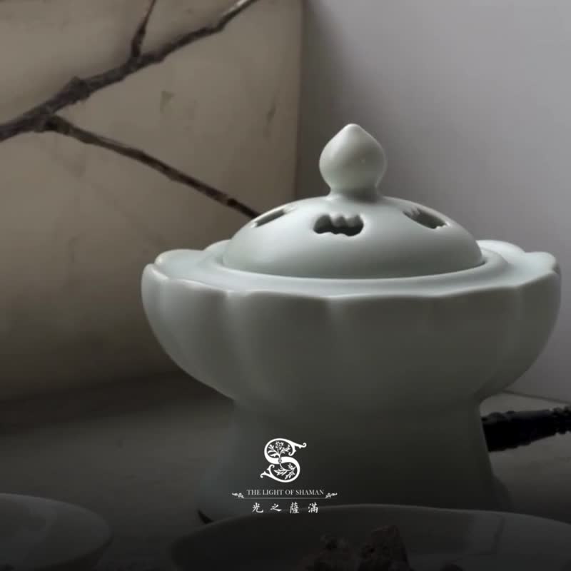 木之精华 乳香树脂 找到凌驾一切的力量 - 香薰/精油/线香 - 植物．花 白色