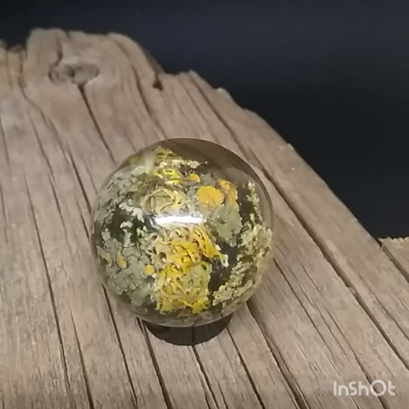 Crystal sphere with lichens / Fairy decor crystal magic ball 1.6 inch - 摆饰 - 防水材质 多色
