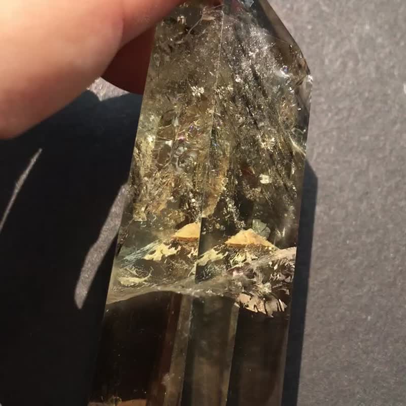 高质巴西天然黄水晶 千层隐山 蓝针 爆彩 黄晶 黄水晶 原石水晶 - 摆饰 - 水晶 黄色
