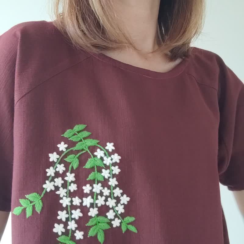 Garnet White Flower -  手工针织短袖刺绣白花上衣 - 女装上衣 - 棉 红色