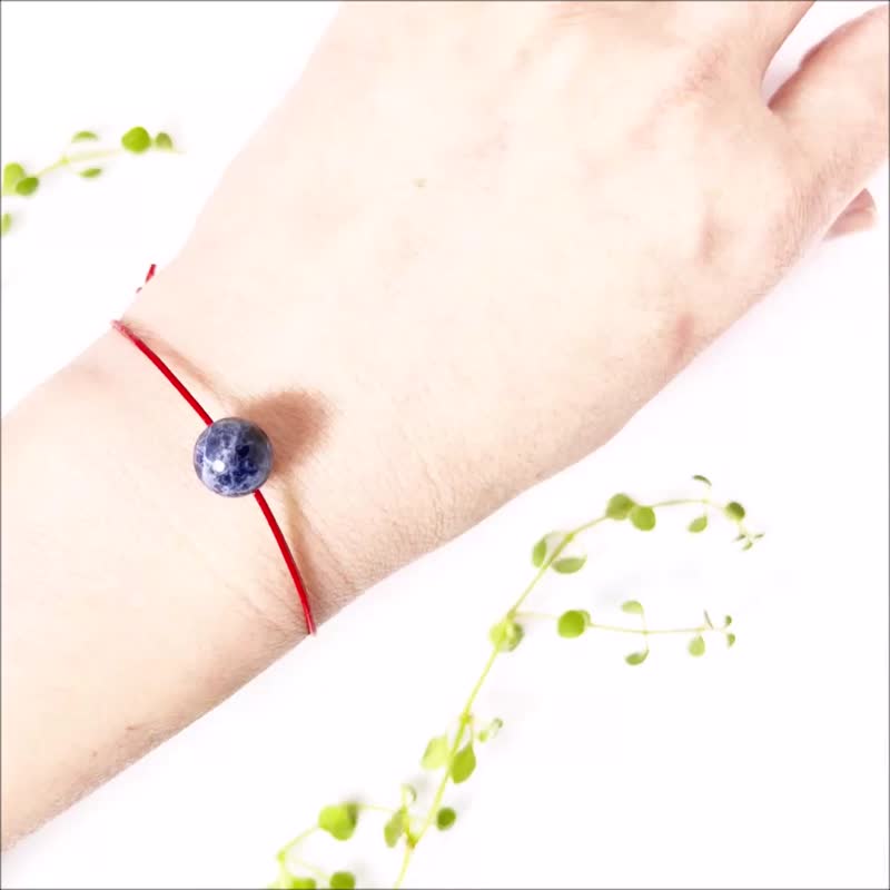 皮绳苏打石手链 幸运红绳x生日宝石 三月诞生石 轻松收紧可调式 - 手链/手环 - 半宝石 蓝色