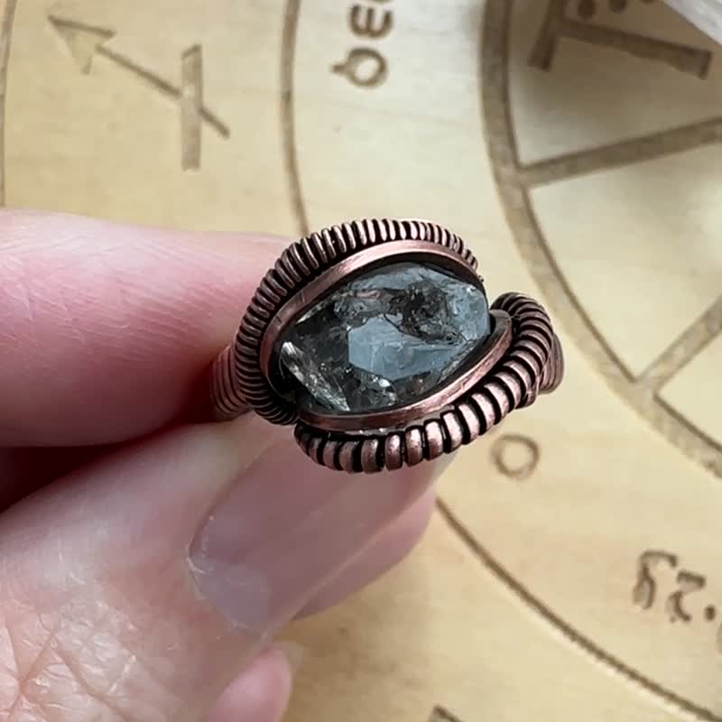 WW285 全手工编织 绕铜线 复古做旧 wire wrap闪灵钻 戒指 - 戒指 - 铜/黄铜 咖啡色