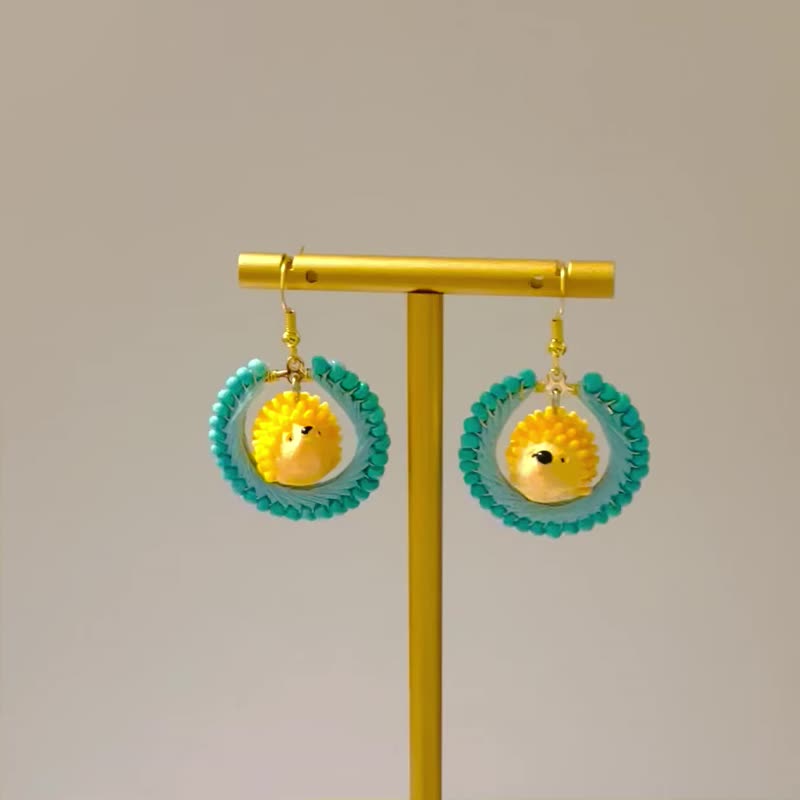 带来好运的刺猬和绿松石耳环 - 耳环/耳夹 - 绣线 蓝色