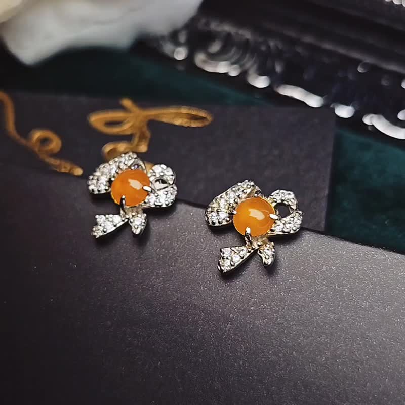 招财 送礼|法式甜美|高冰芬达黄翡蛋面4.5mm纯银镀18k蝴蝶结耳环 - 耳环/耳夹 - 玉石 