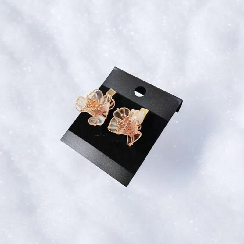 渲染花耳环 耳针耳环 小白花耳针 单颗花耳针 - 耳环/耳夹 - 其他材质 白色