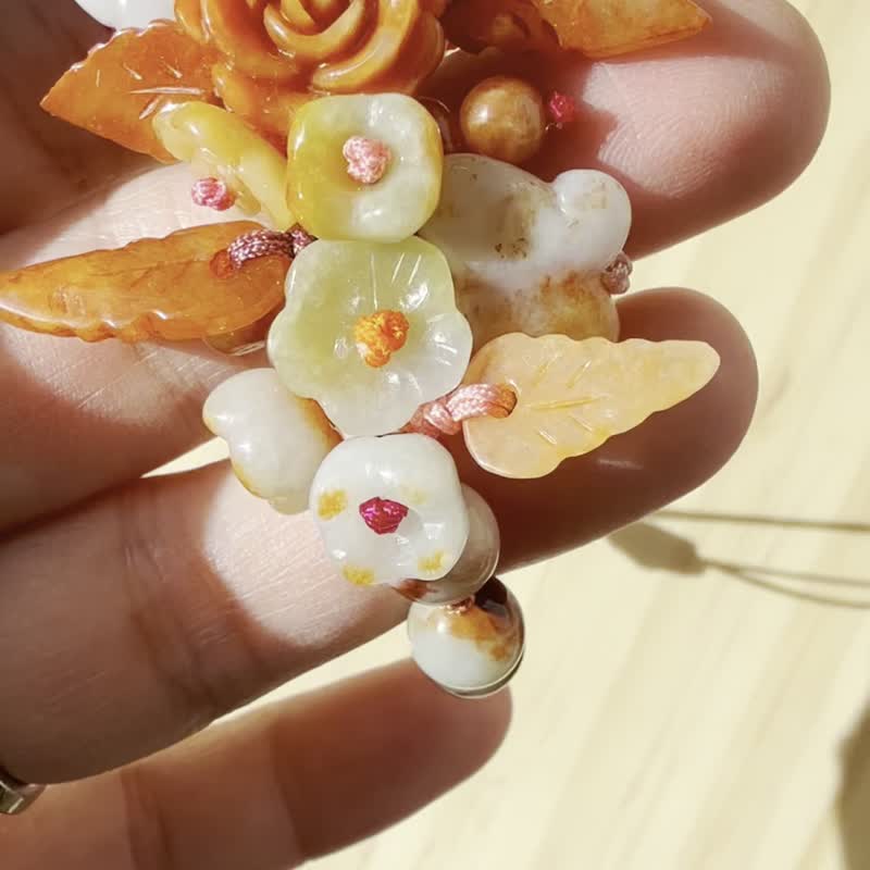 手工編織翡翠手链 — 秋日玫瑰 - 手链/手环 - 玉石 红色