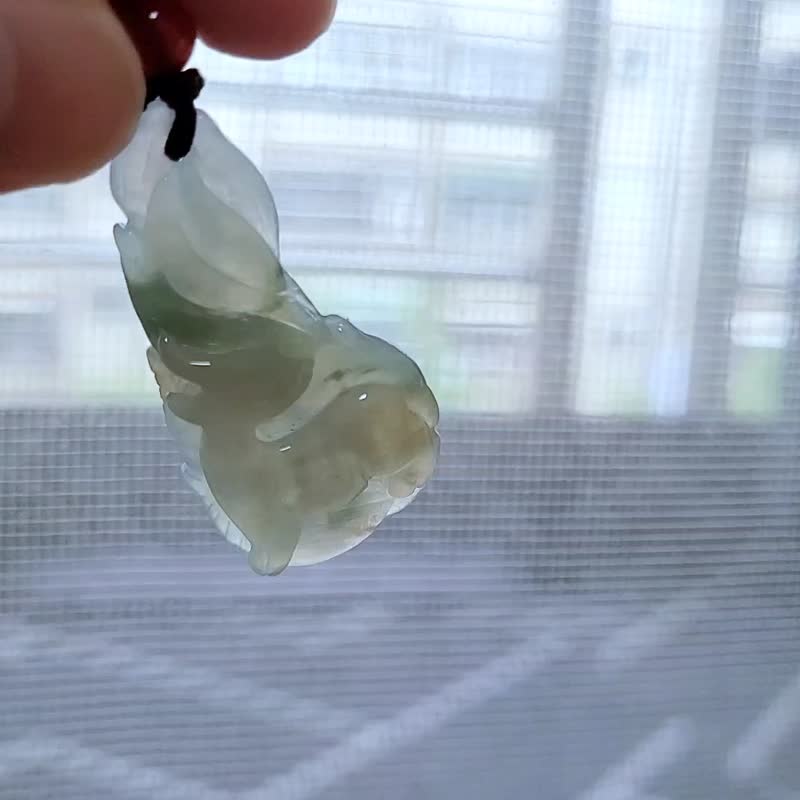 【亲翠】天然翡翠 冰绿底飘绿花带黄翡随型媚态九尾狐调整型绳链 - 项链 - 玉石 多色