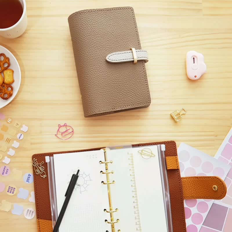 A6手工活页手帐 理财手帐 12样手帐小物礼包 插环式 挪威森林 - 笔记本/手帐 - 人造皮革 卡其色