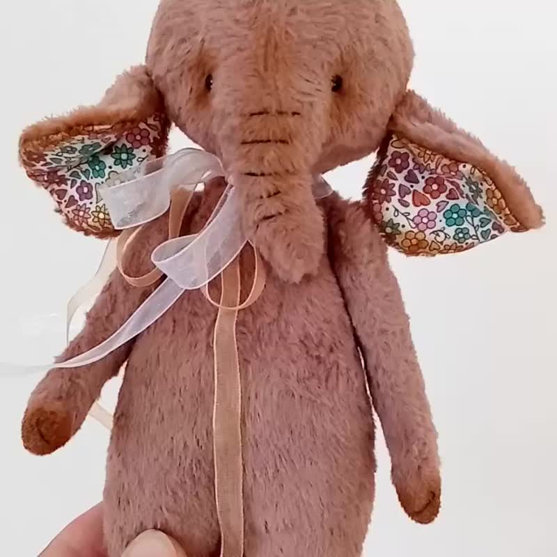 Artist teddy elephant, Stuffed animal, Cute elephant - 玩偶/公仔 - 其他材质 