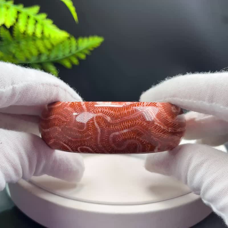高品质 珊瑚玉手镯 59MM 砖红色 高瓷老料天眼虫纹 幸福永恒富贵 - 手链/手环 - 玉石 红色
