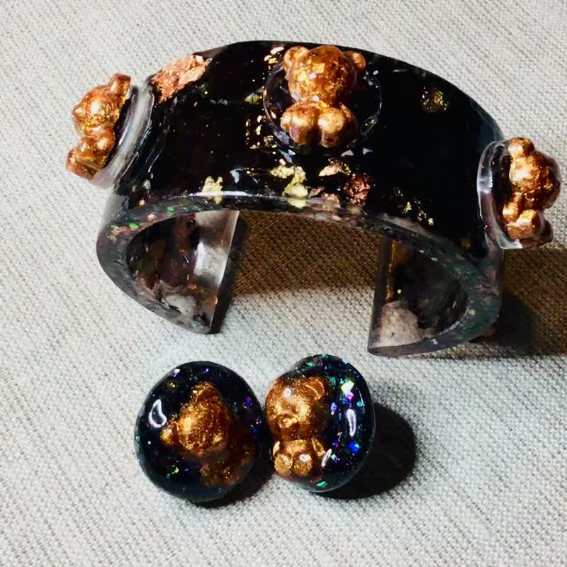 泰迪熊亮片耳环与黑玫瑰袖口手镯套组 — 独特手工制作 - 手链/手环 - 其他材质 