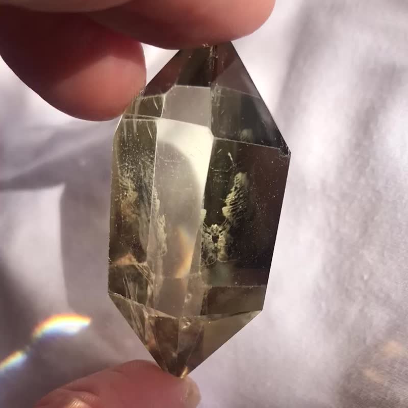 高质巴西天然黄水晶 独特意景 千层隐山 闪透亮 黄晶 黄水晶 原石 - 摆饰 - 水晶 黄色