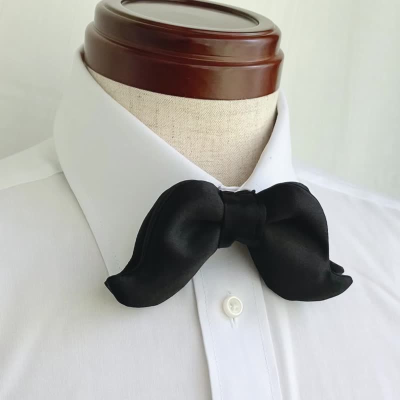 BOWTIE SPECIMENS: Mustache – 黑色纯色缎面 - 领结/领巾 - 丝．绢 黑色