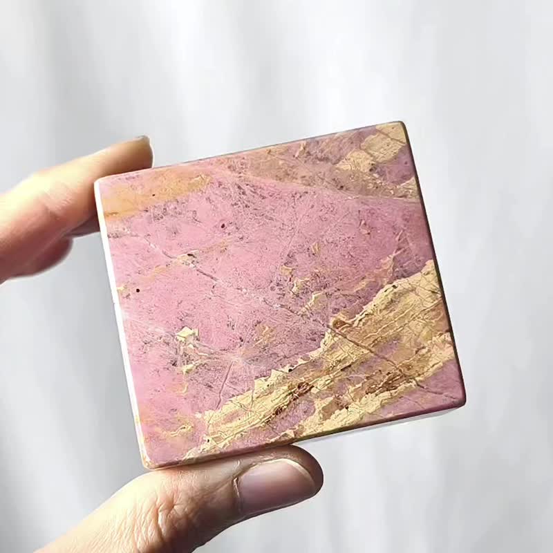 顶级 花莲 蔷薇辉石 玫瑰石 稀有色 纸镇 收藏 摆件 单品 礼物 - 摆饰 - 宝石 粉红色