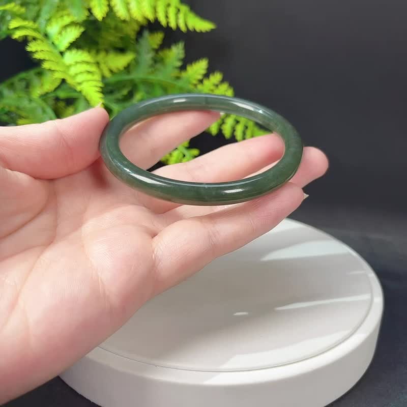 和田玉塔青手镯61+MM 圆条墨绿复古美女镯玉手环 附证书 温柔婉约 - 手链/手环 - 玉石 绿色