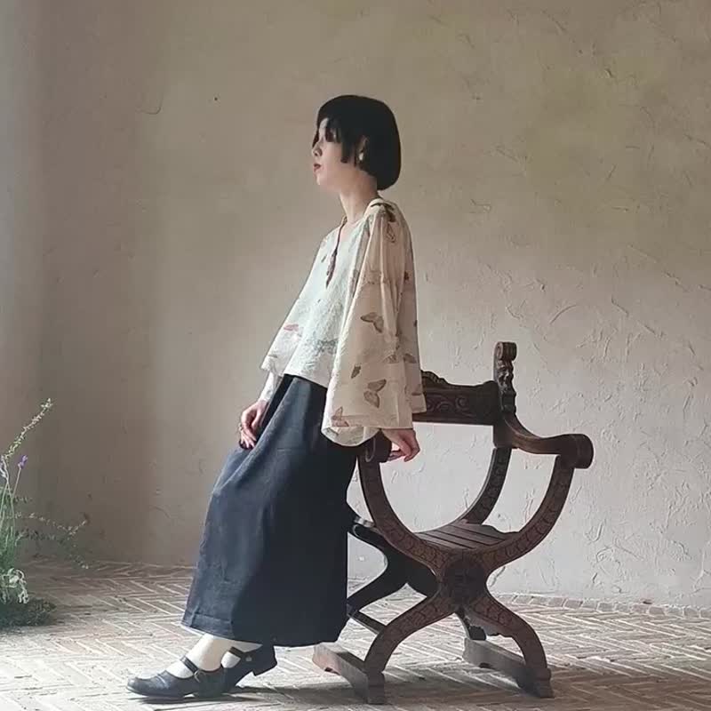 蝴蝶印花 新中式復古少女V領襯衫 日系寬松闊袖春秋短款開衫上衣 - 女装上衣 - 聚酯纤维 白色