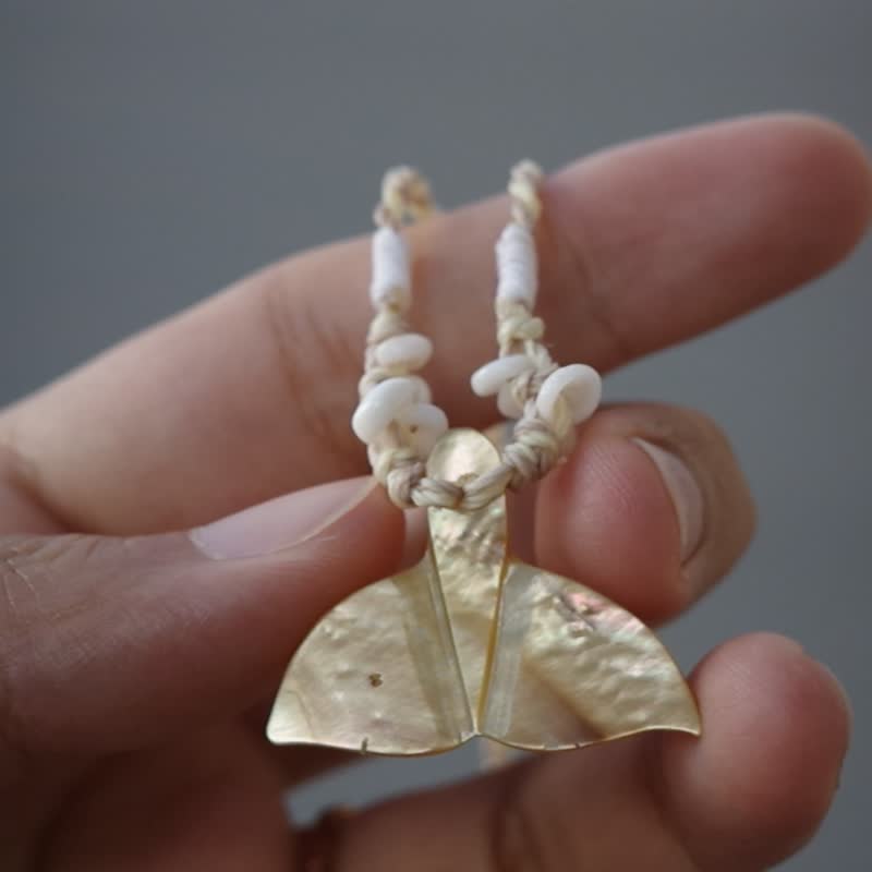 贝壳鲸鱼尾蜡线编绳项链-黄褐炫彩纹 - 项链 - 贝壳 黄色