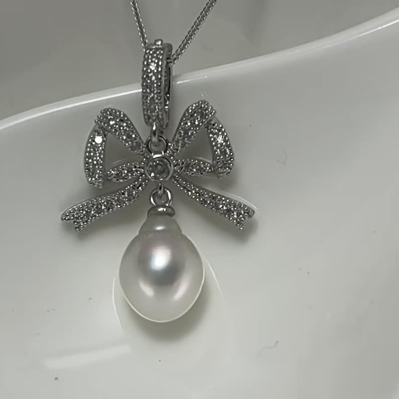 银色蝴蝶结 天然海水珍珠 澳白珍珠 S925银14K注金 吊坠 赠银项链 - 耳环/耳夹 - 珍珠 金色