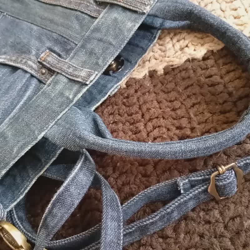 Upcycle Patch：多口袋斜背包。升级再造丹宁斜背包 - 侧背包/斜挎包 - 其他材质 蓝色