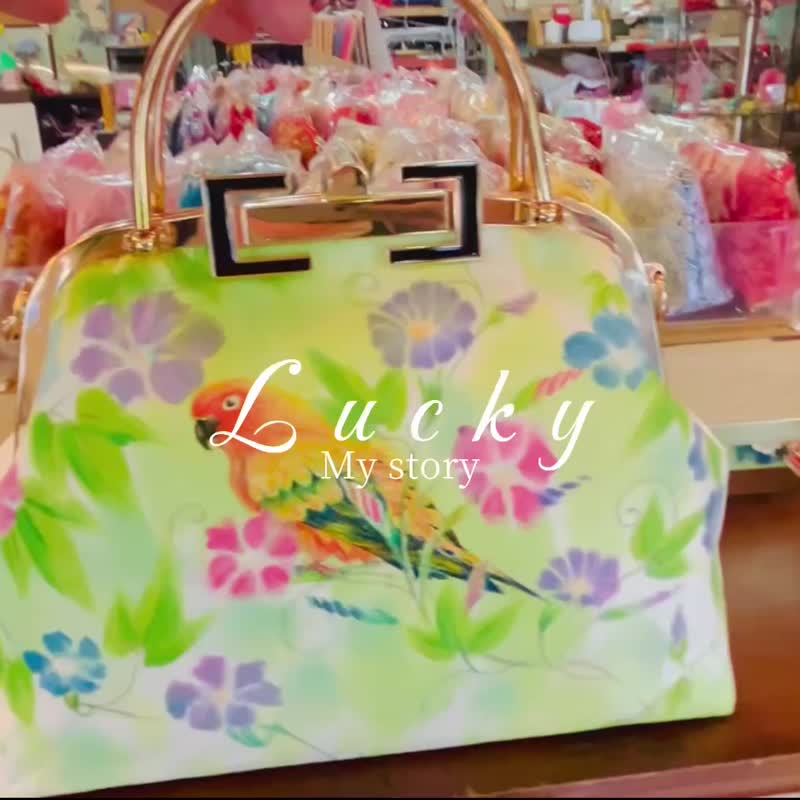 最新母亲节礼物自由女神玄凤鹦鹉手绘口金包 - 侧背包/斜挎包 - 压克力 黄色