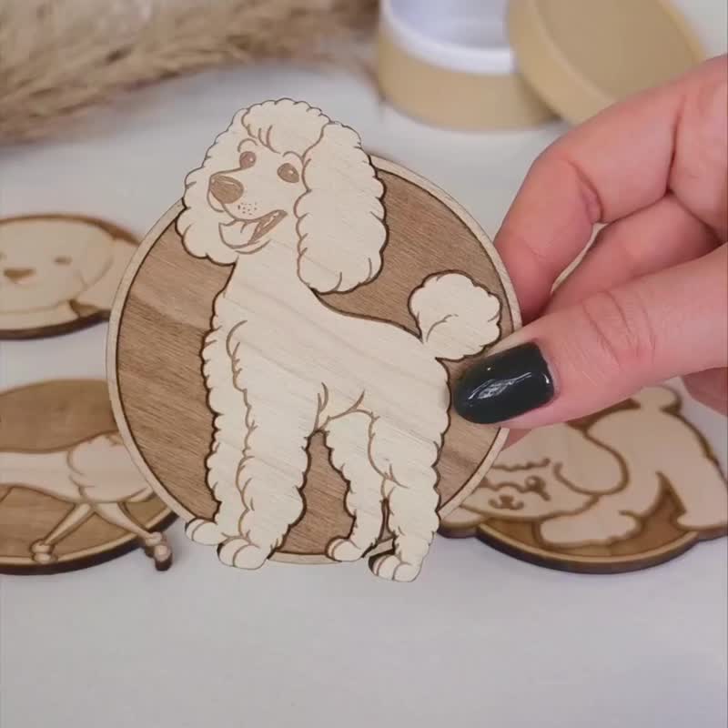 贵宾犬木质杯垫组 – 典雅贵宾犬犬种主题木制饮料杯垫 - 杯垫 - 木头 