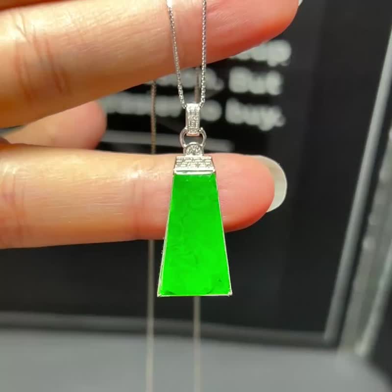 新款 天然A货缅甸翡翠吊坠 18k白金镶嵌 外尺寸:31.4×12.3mm - 手链/手环 - 玉石 