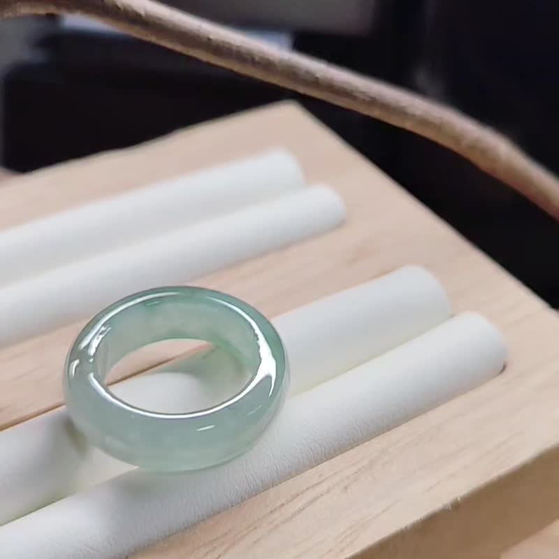 【亲翠】天然翡翠 冰甜果绿飘花尾戒手指镯8号戒圈 - 戒指 - 玉石 多色