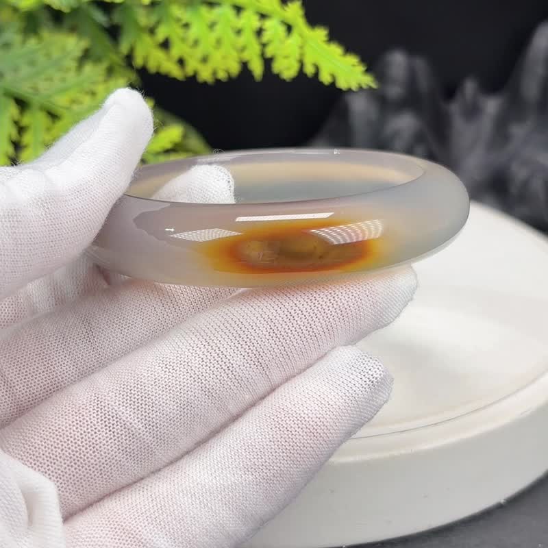 烟灰玛瑙手镯 54MM 高冰透起光干净 飘一口糖 玉髓手环 鸿运当头 - 手链/手环 - 半宝石 灰色