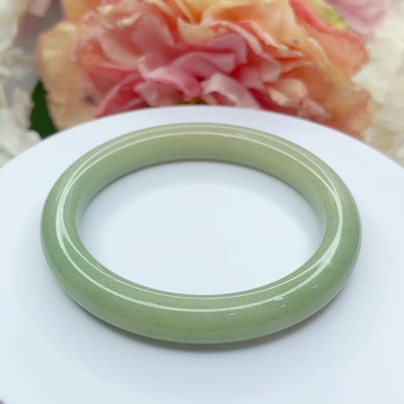 NO.119豆绿佘太翠 内径 64MM 圈口 佘太玉 手环 手镯 圆条 圆镯 - 手链/手环 - 玉石 绿色