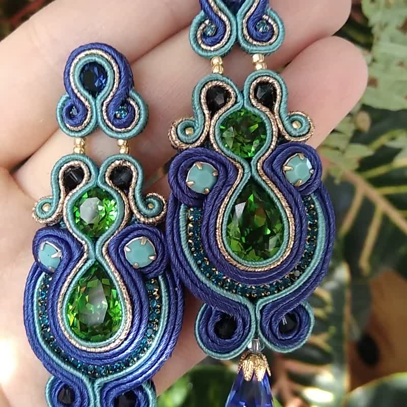 鲜艳的蓝绿色水晶长吊坠耳环 - 耳环/耳夹 - 其他材质 多色